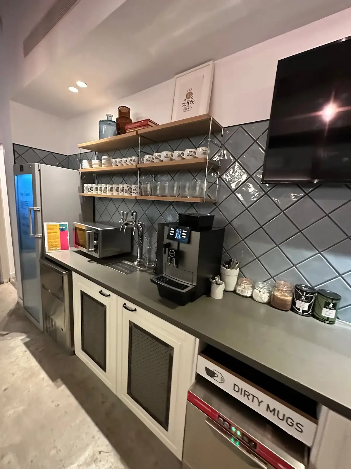 OneCoWork Plaça Catalunya | Barcelona Coworking interior photo 5