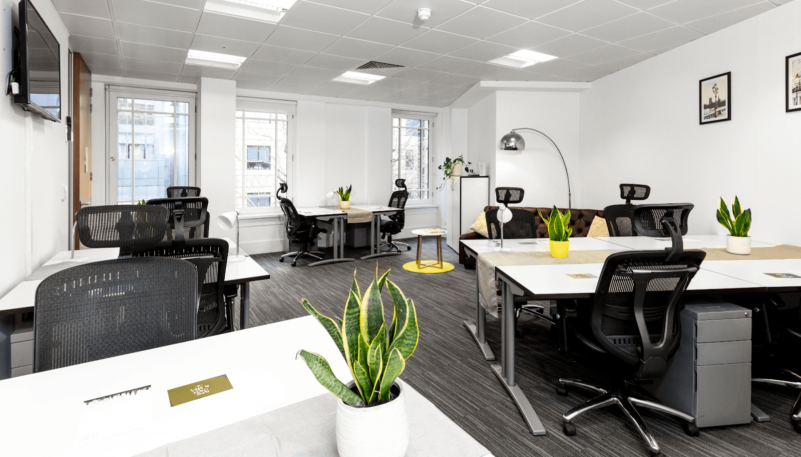 Office Space In Town St Paul's interior photo 2