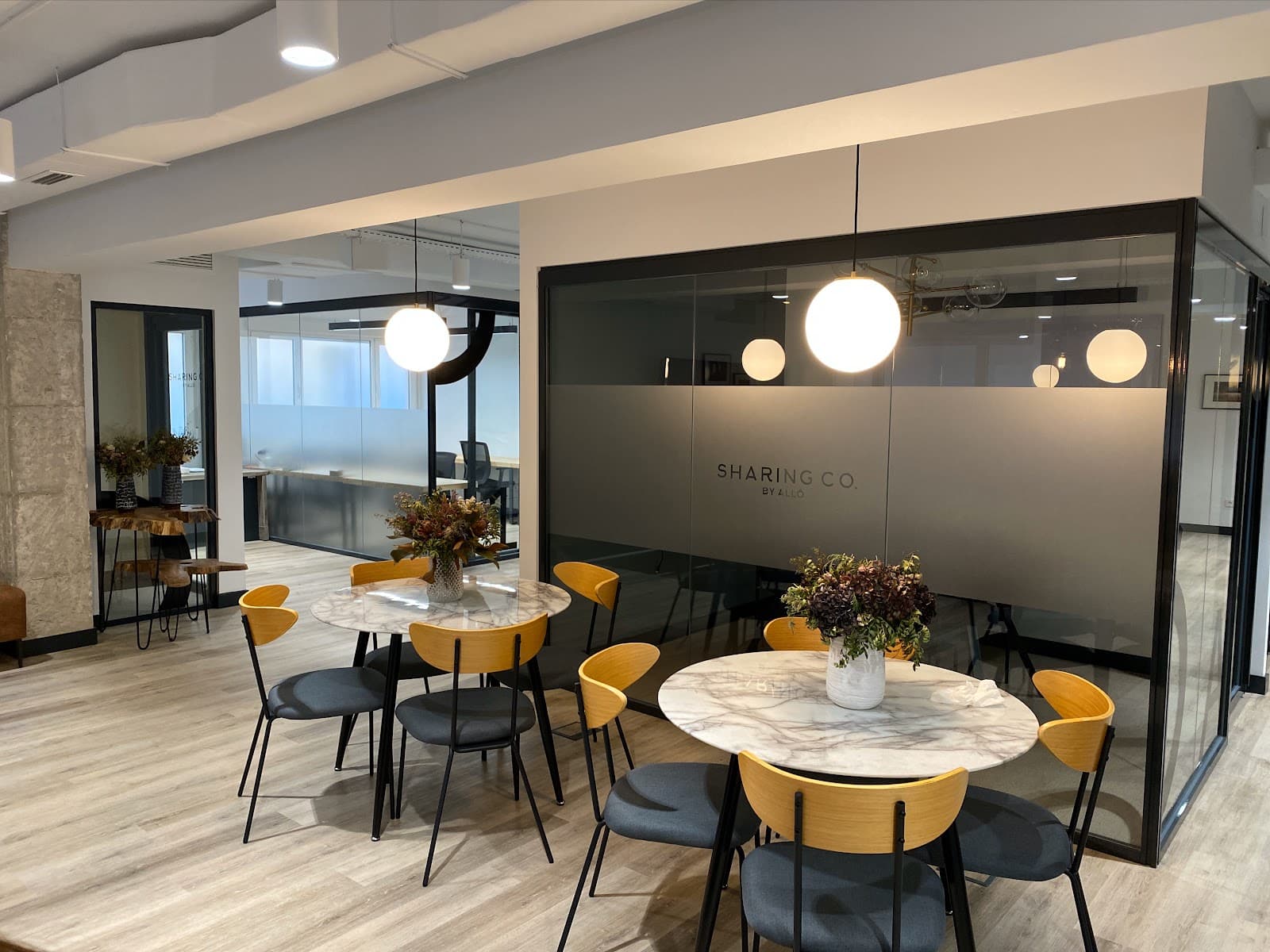 Sharing Coworking Madrid interior photo 2