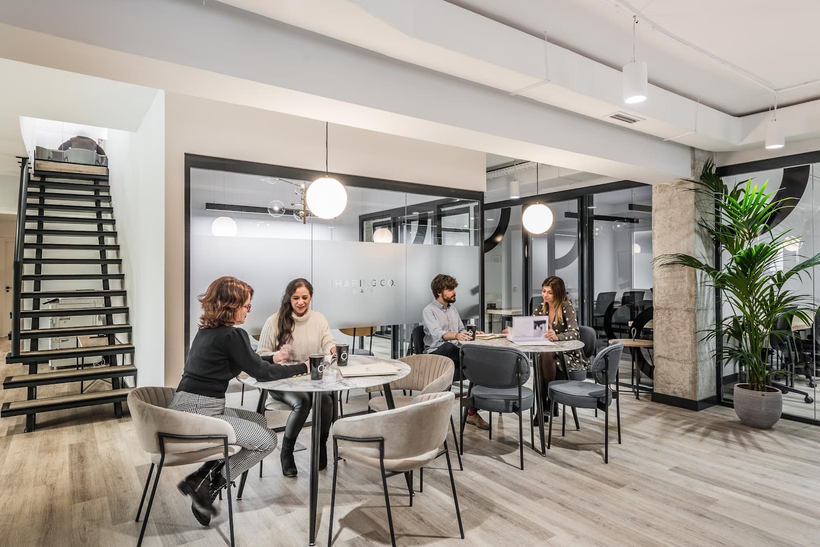 Sharing Coworking Madrid interior photo 4