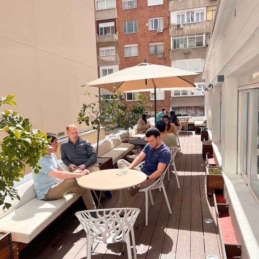 Sharing Coworking Madrid interior photo 8