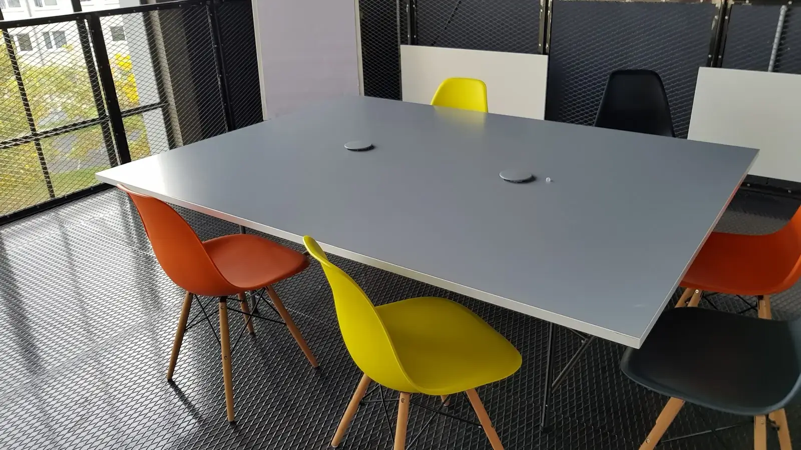 neonworx interior photo 6