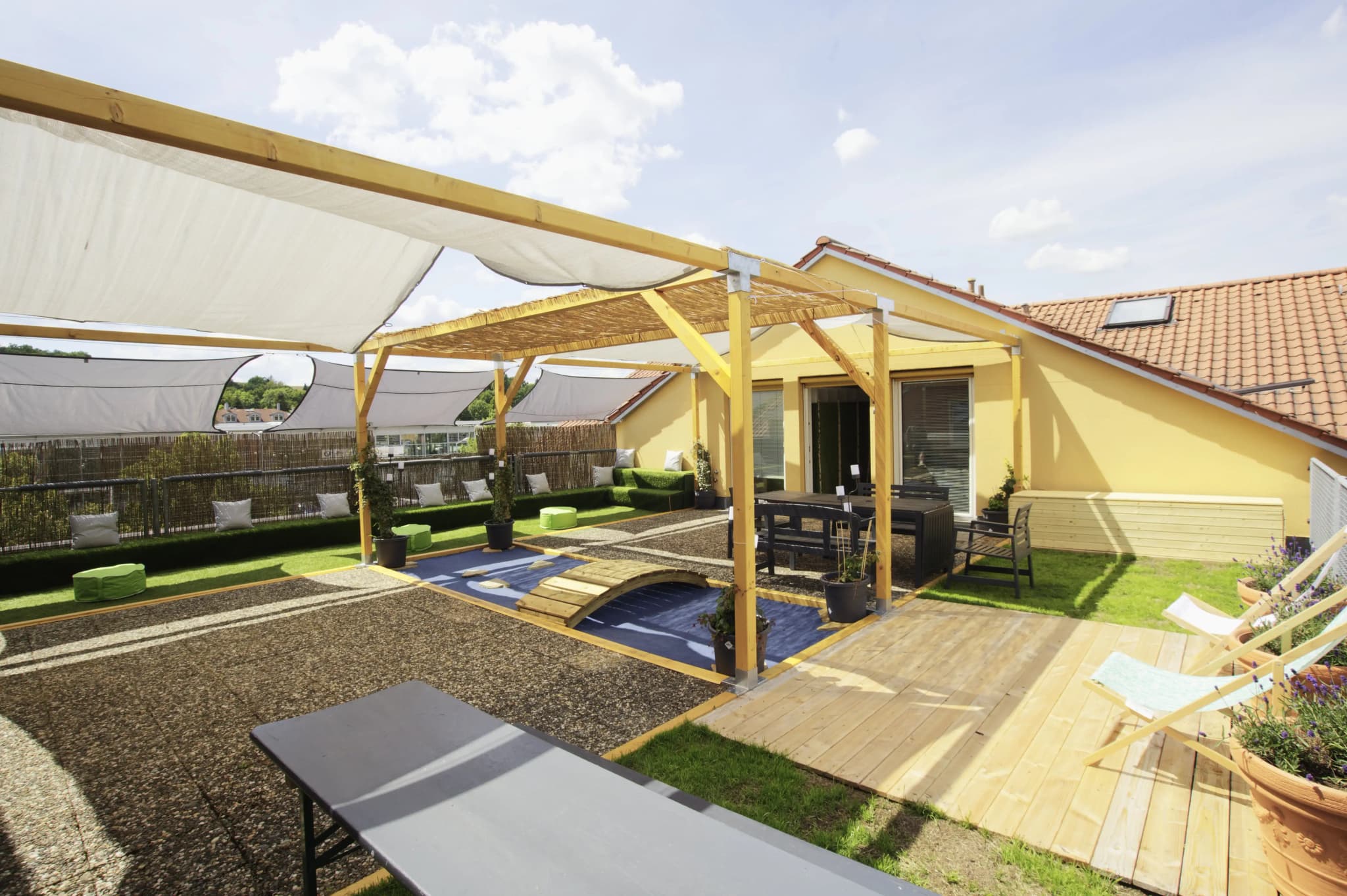 EduRent Regensburg West interior photo 8