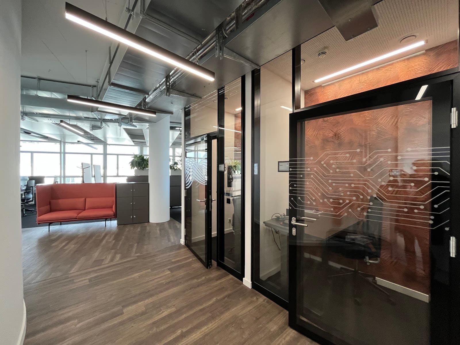 1000 Satellites München Weisses Quartier interior photo 2