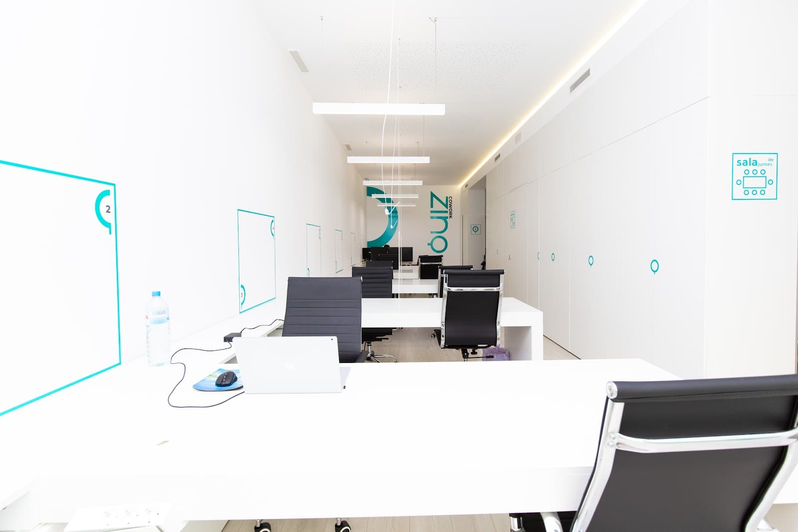 coworkZINQ interior photo 1