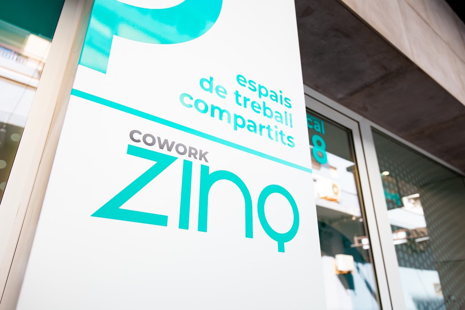 coworkZINQ interior photo 4