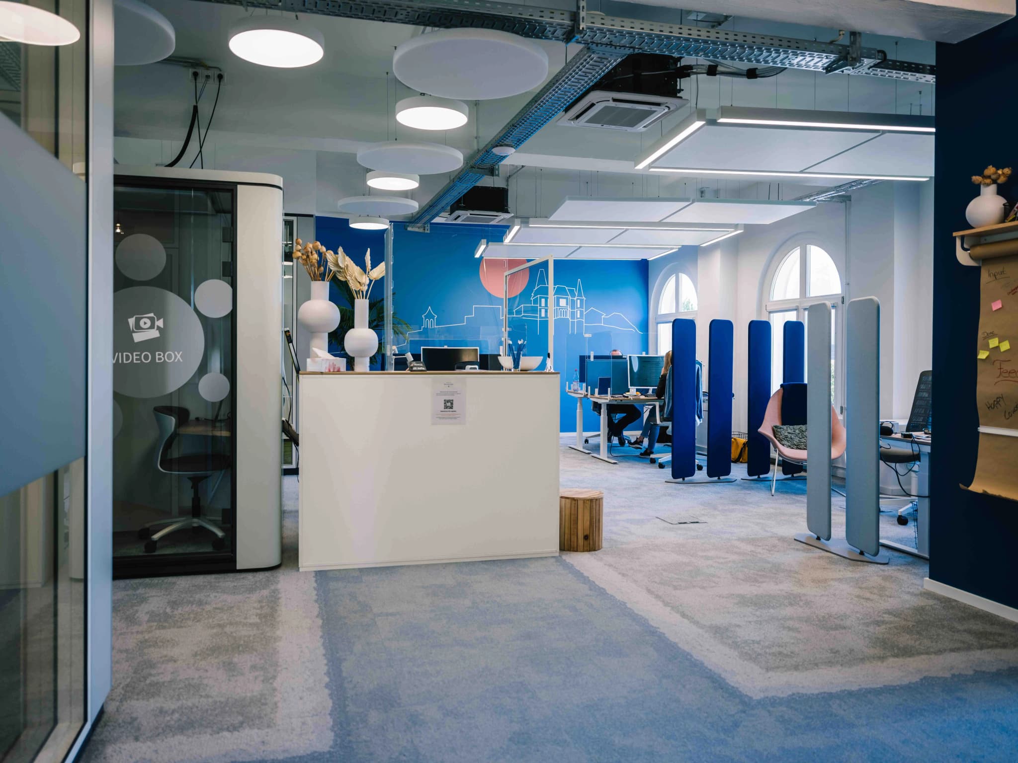 1000 Satellites Neustadt interior photo 2