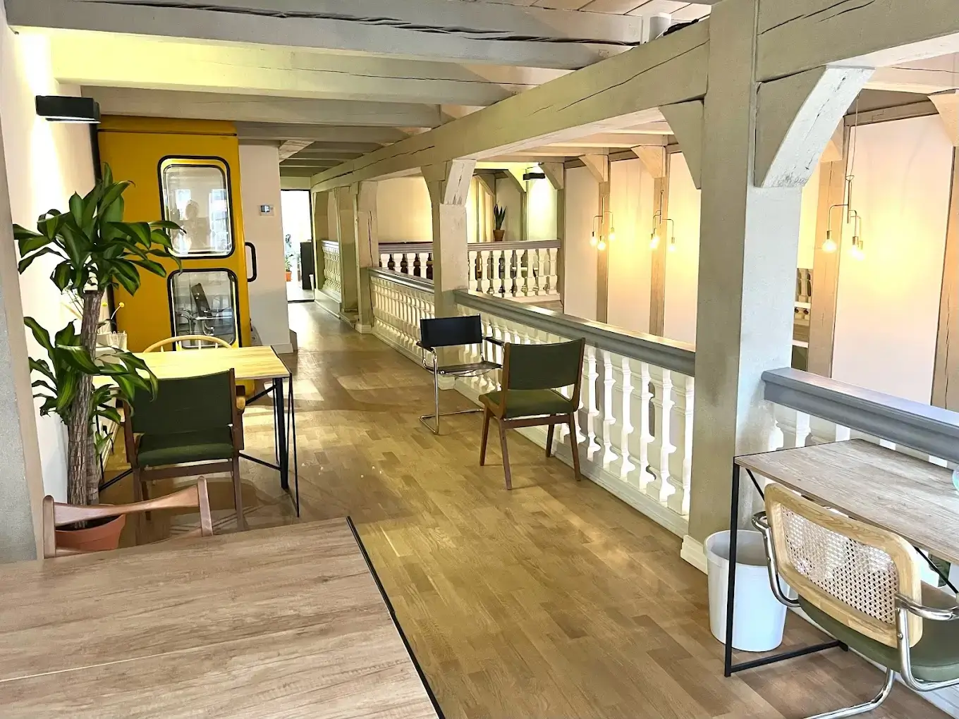 4 WALLS | Coworking | Eventlocation | Café | Store interior photo 4