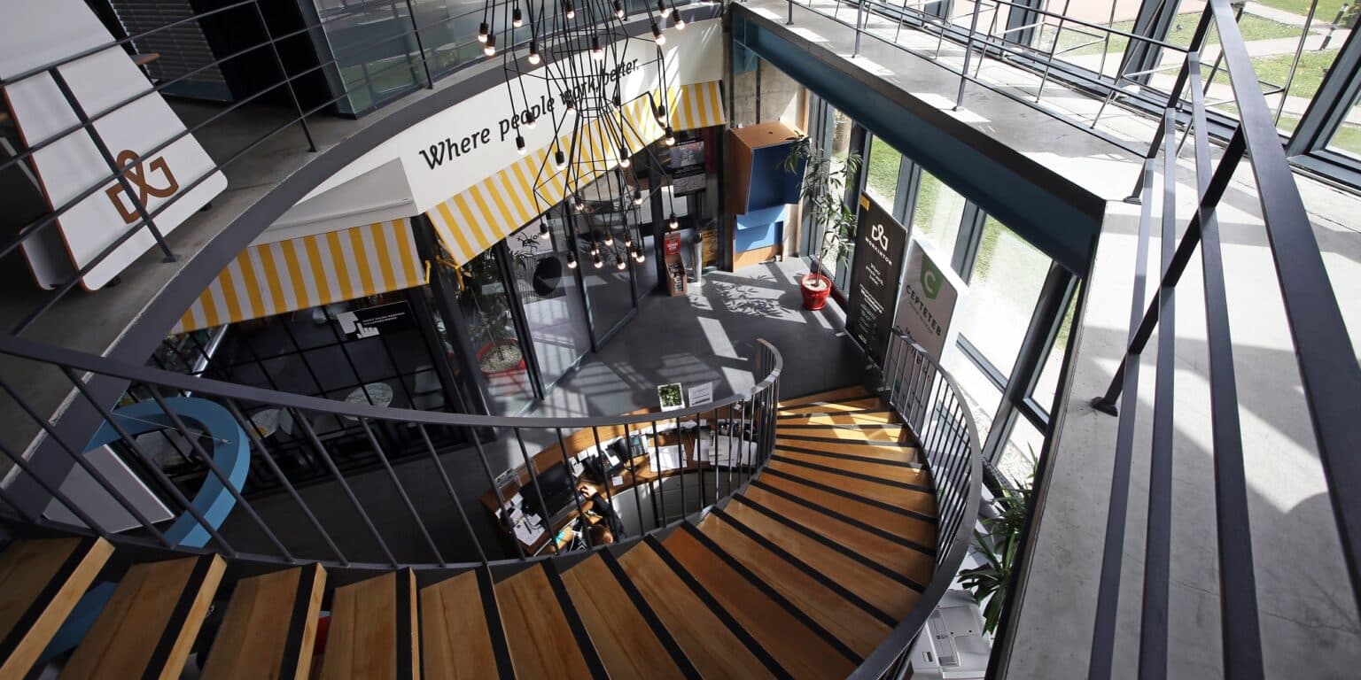 Workinton Buyaka interior photo 6