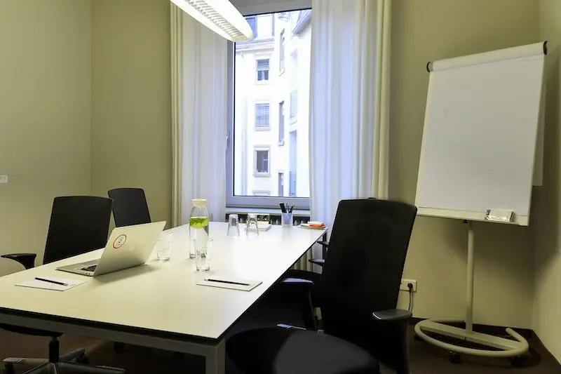 MEET/N/WORK Frankfurt interior photo 5