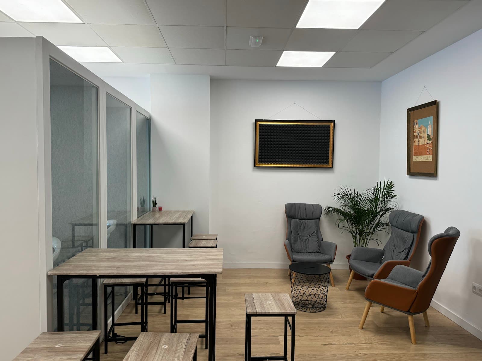 Day Pass at ExpresHub Coworking interior photo 4