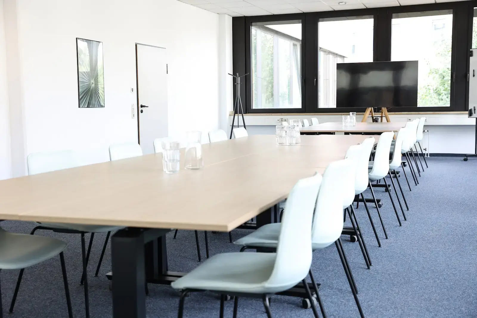 Rivvers Coworking Neuss Eastside interior photo 8