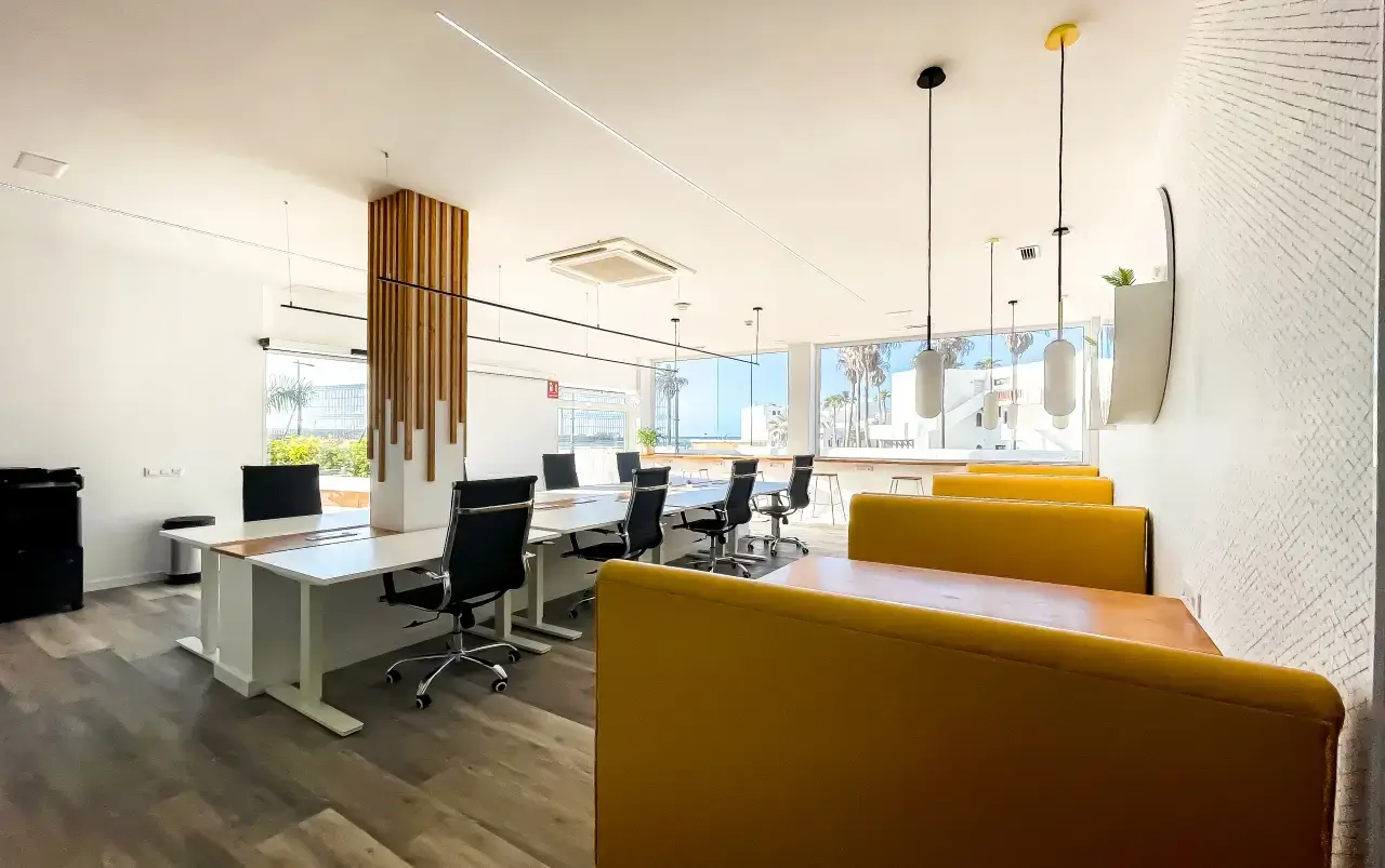 Coliving and Surfing interior photo 9