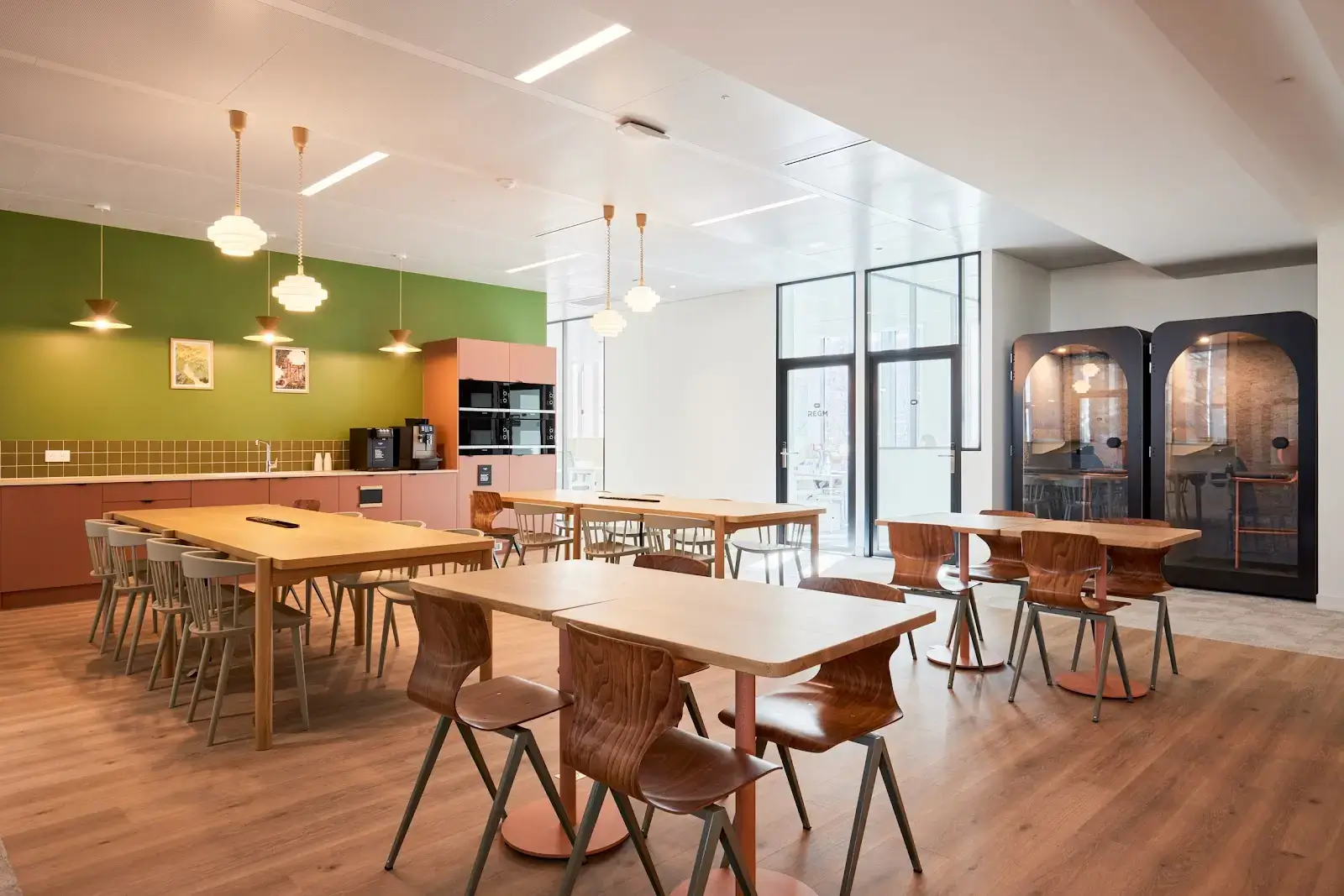 Morning, Saint-Ouen interior photo 4