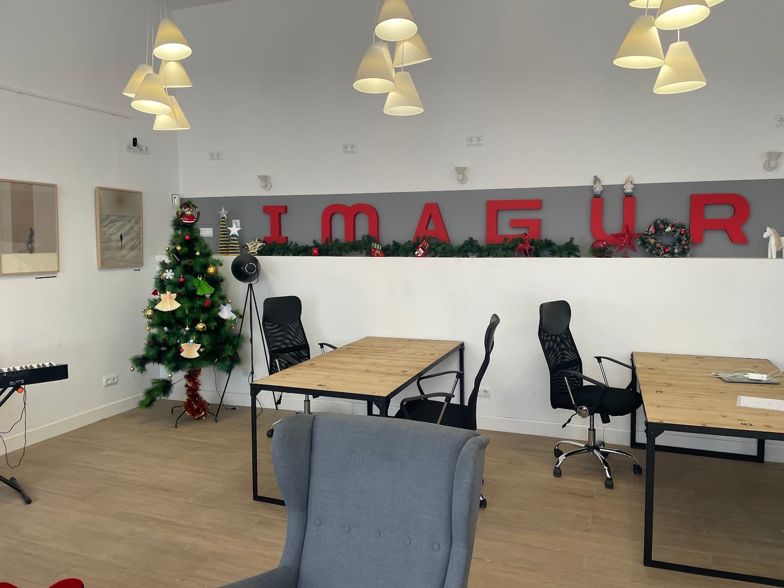 Imaguru Startup Hub Madrid interior photo 3