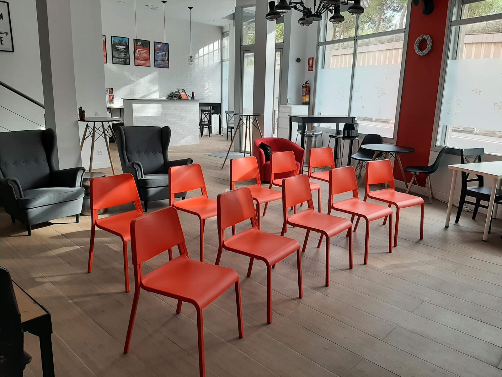 Imaguru Startup Hub Madrid interior photo 4