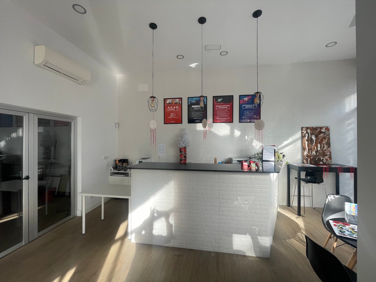 Imaguru Startup Hub Madrid interior photo 5
