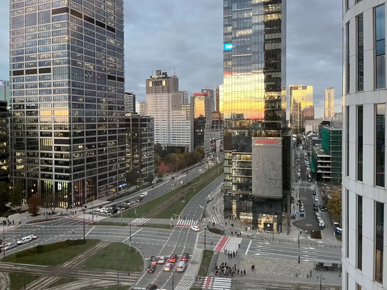 Mindspace Skyliner interior photo 10