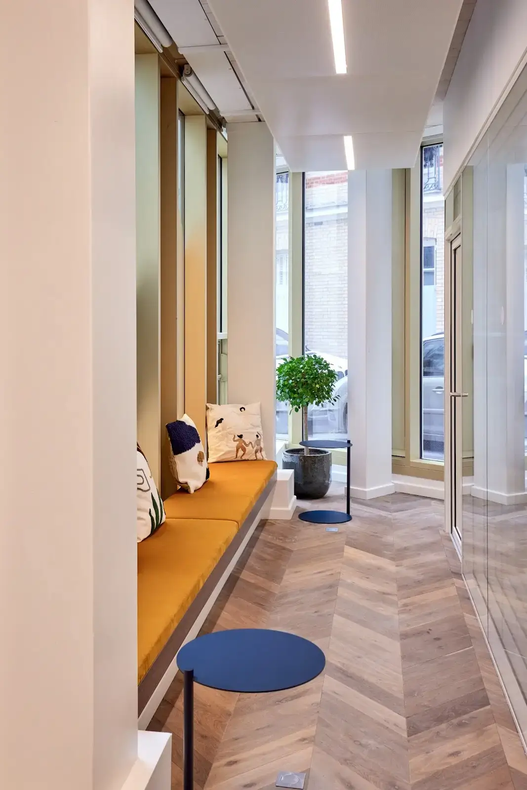 Morning, Bayard interior photo 10