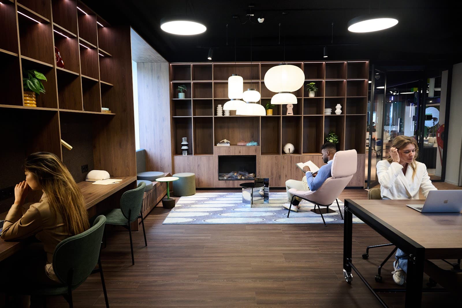 HNK Amsterdam Sloterdijk interior photo 21