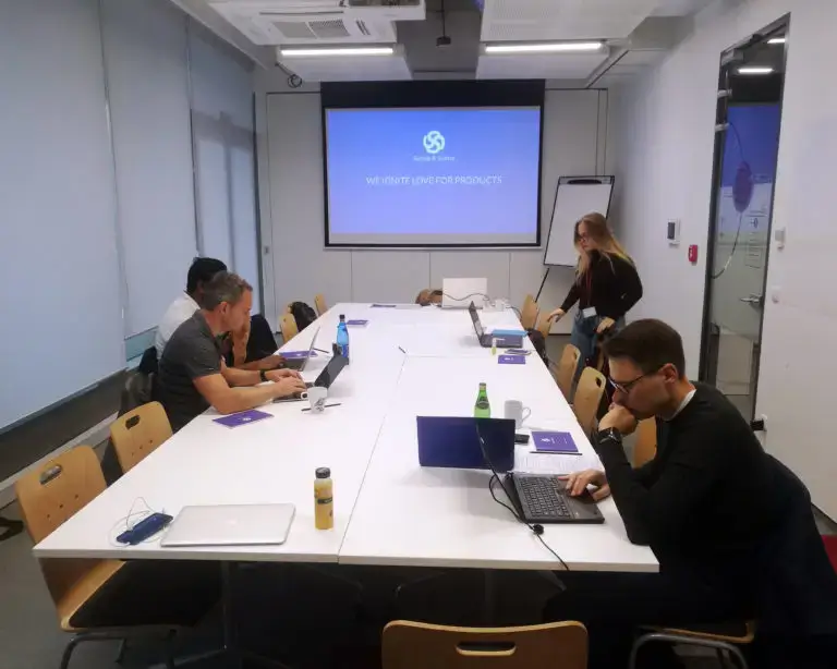 O4 Four interior photo 9