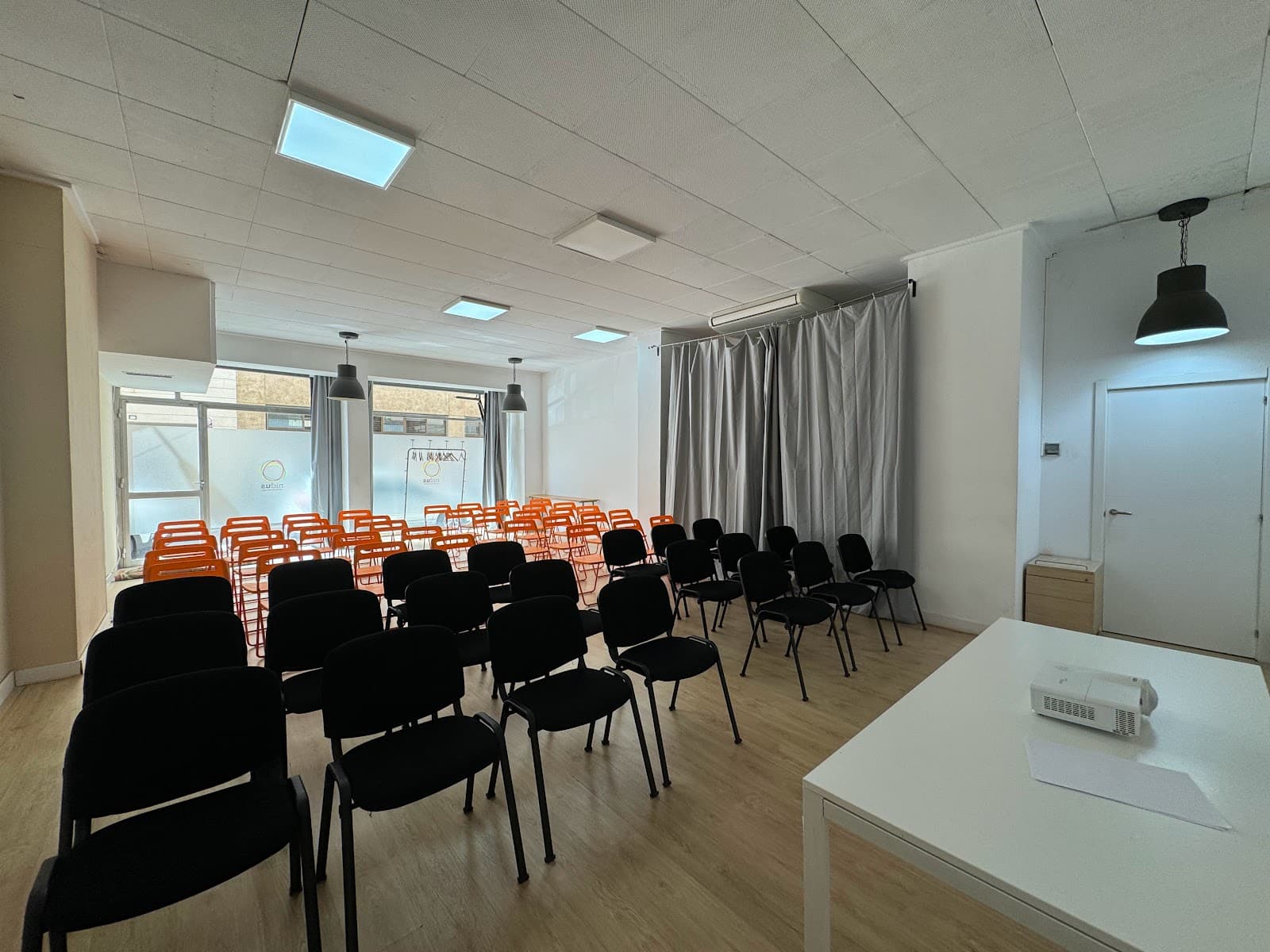 NIDUS COWORKING & OFFICE interior photo 15