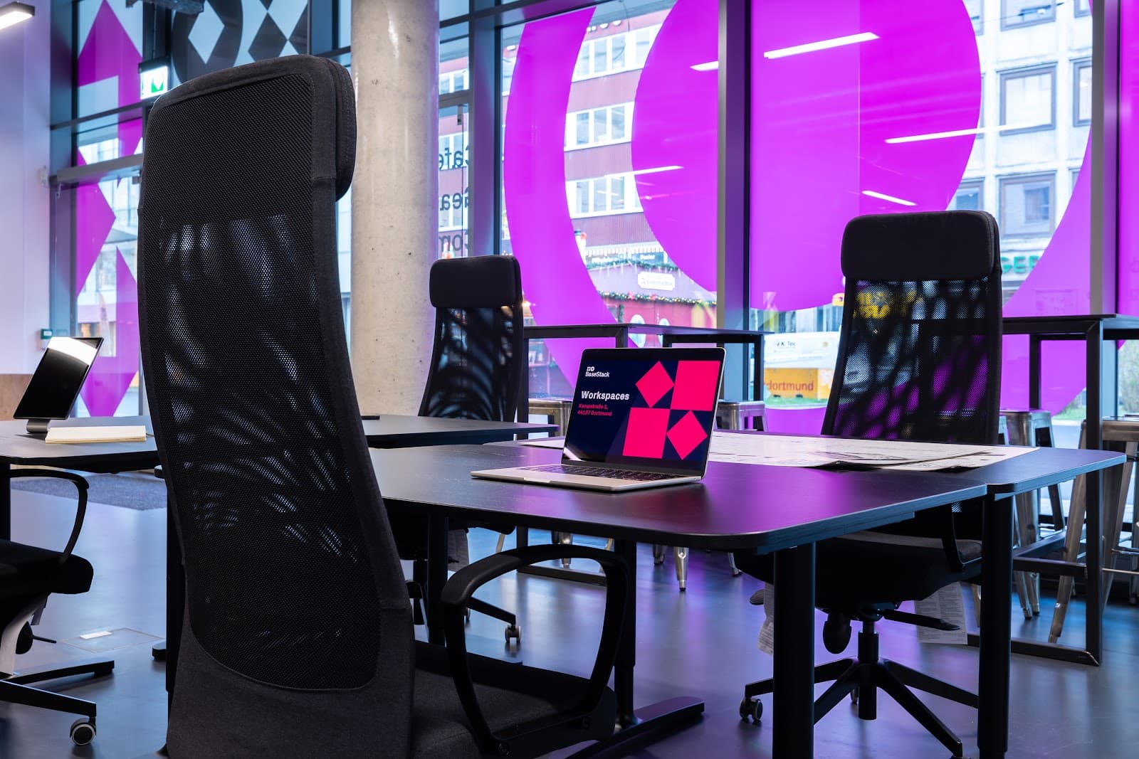 BaseStack WorkSpaces interior photo 3