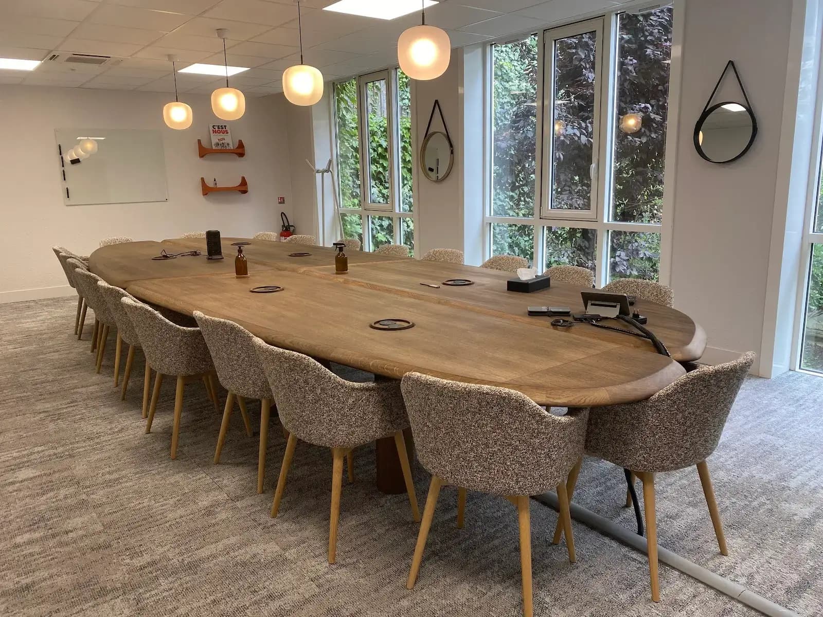 Morning, Faubourg Poissonnière interior photo 7