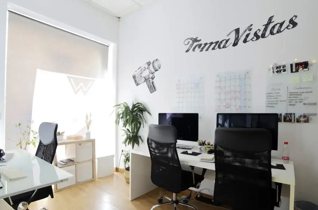 Wood Work Coworking Almeria interior photo 5