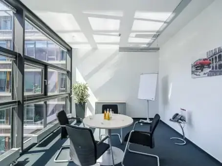 Regus Frankfurt AOC Hanauer Landstraße interior photo 7
