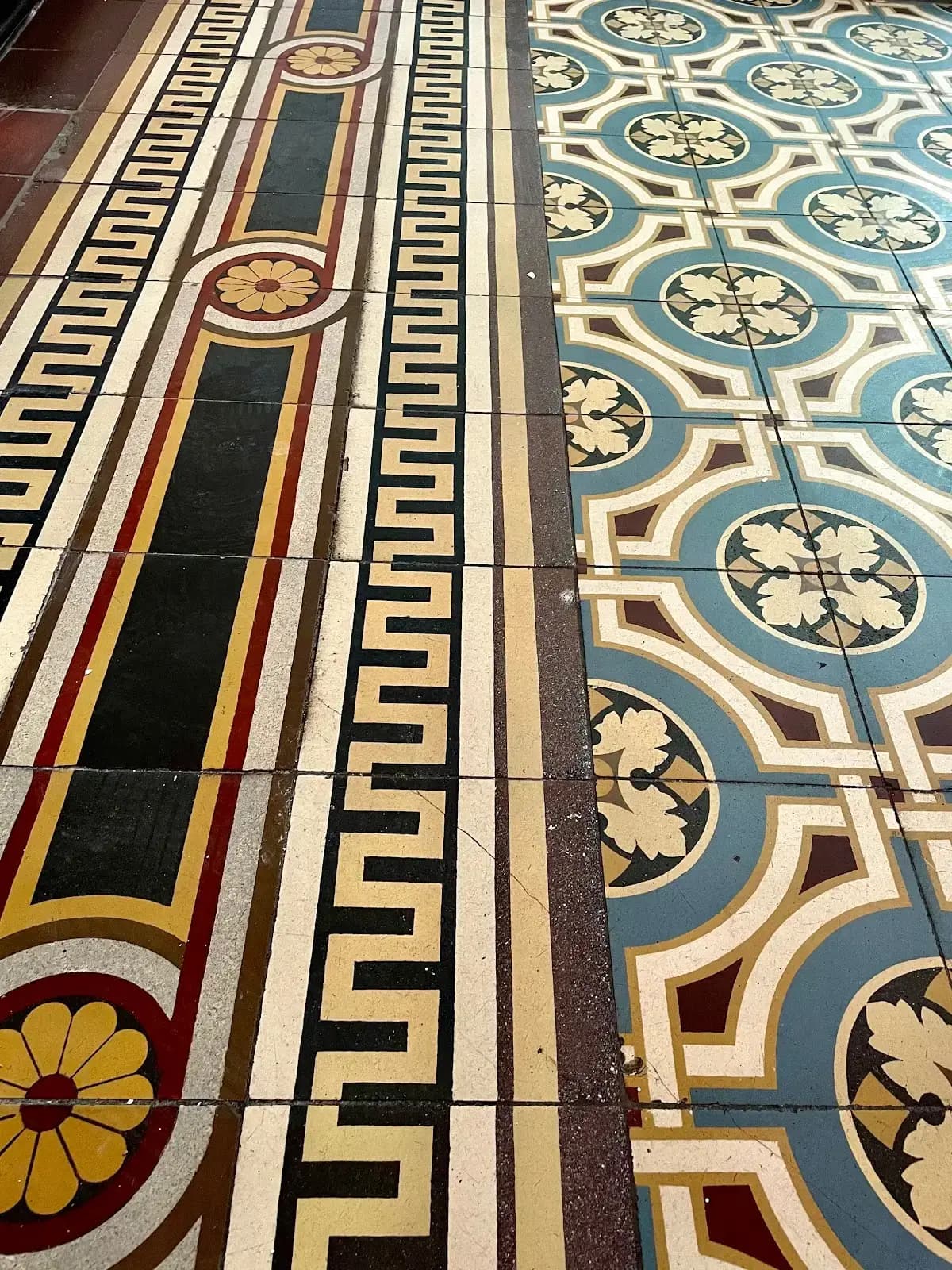 Goodspaces Opera interior photo 8