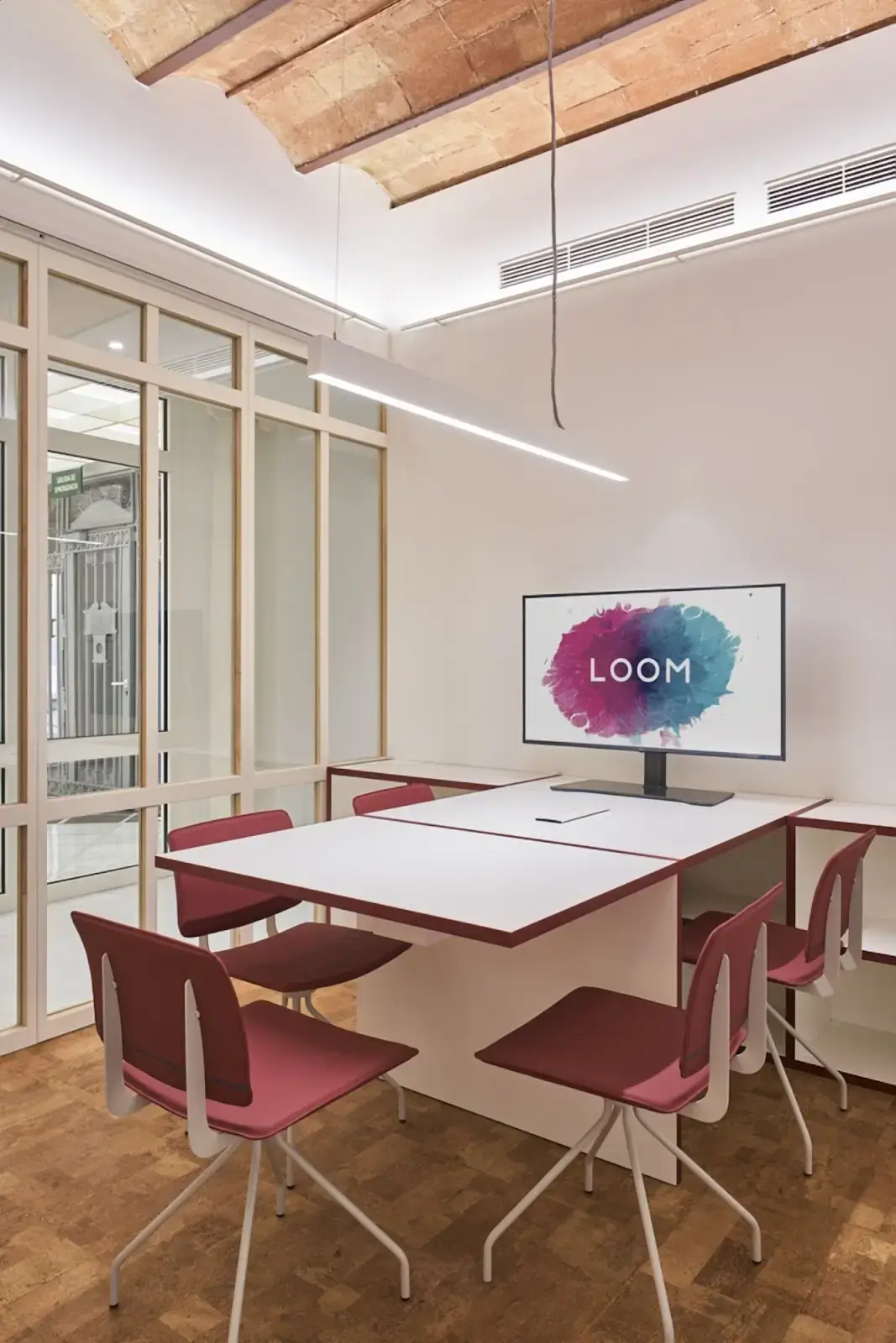 Coworking LOOM Plaza Catalunya interior photo 9