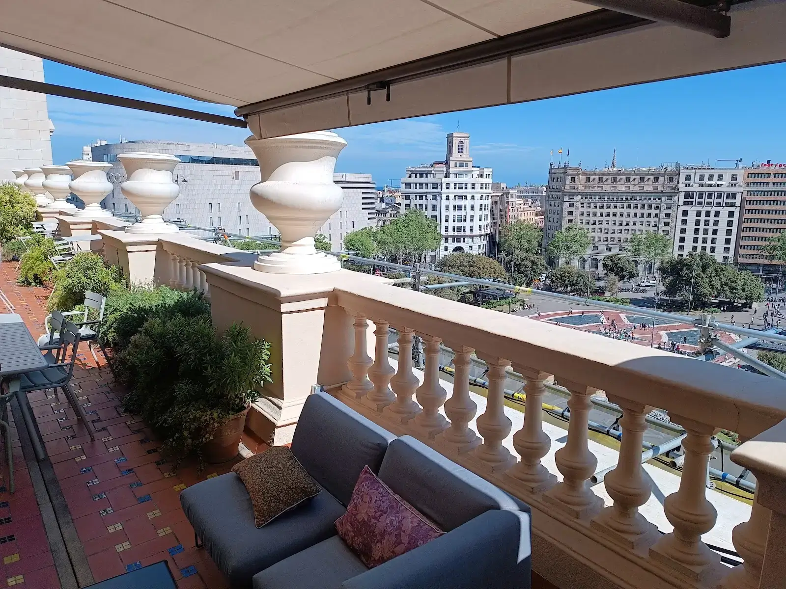 Coworking LOOM Plaza Catalunya interior photo 11