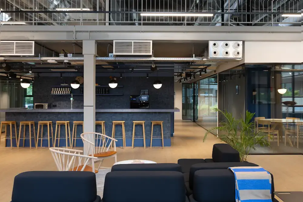 beyond Republica Campus interior photo 6