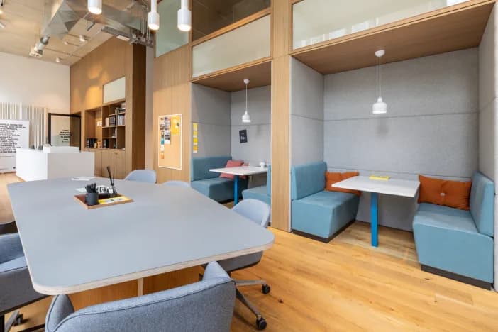 Regus Dusseldorf Berliner Allee interior photo 4