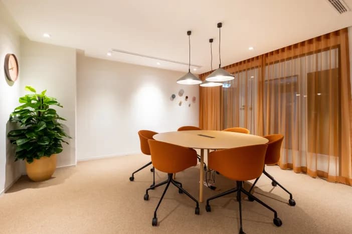 Regus Dusseldorf Berliner Allee interior photo 5