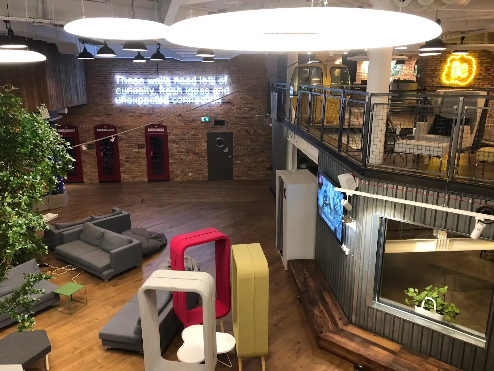 Brain Embassy Jerozolimskie interior photo 6