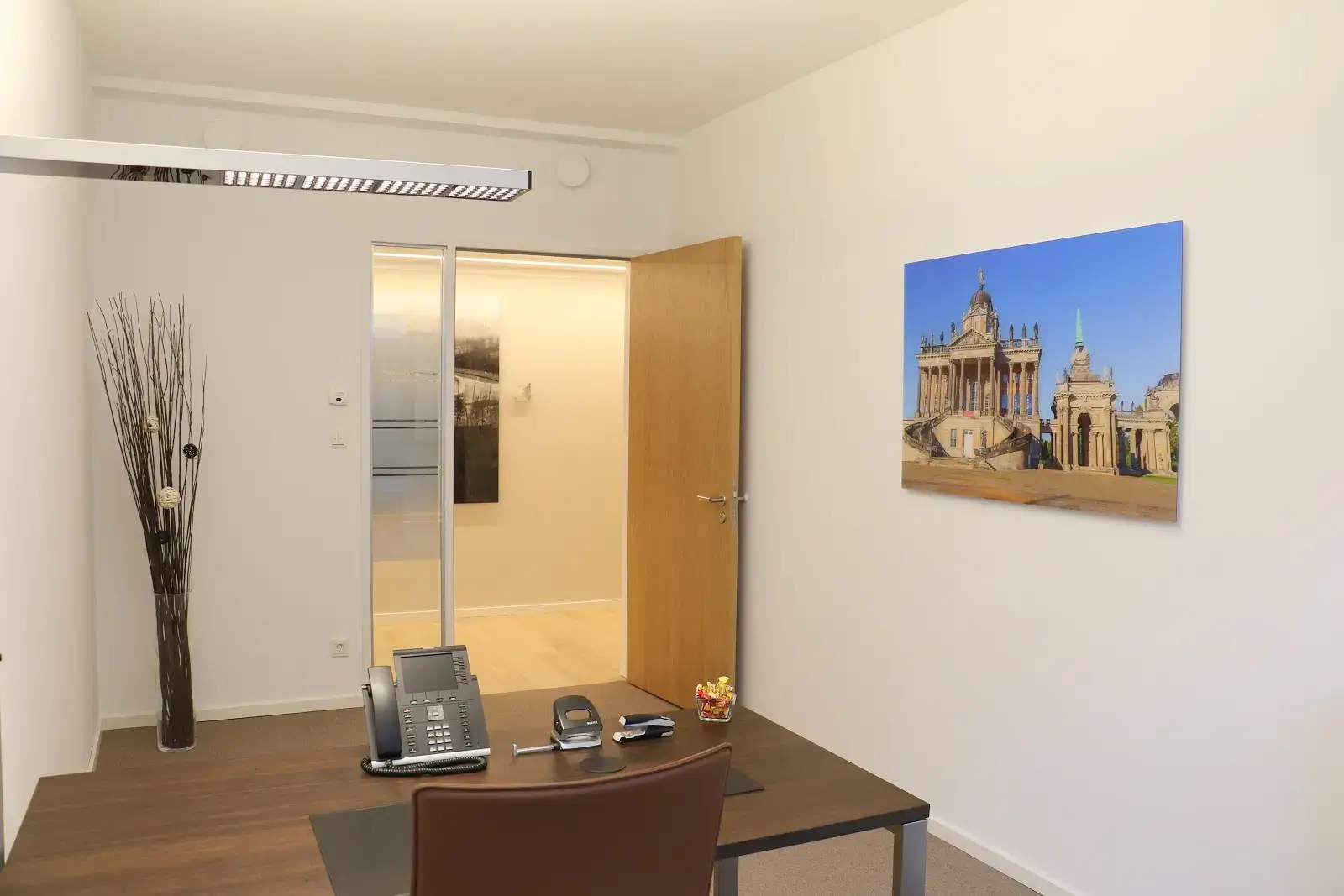 CONTORA Office Solutions · Berlin · Brandenburger Tor interior photo 3