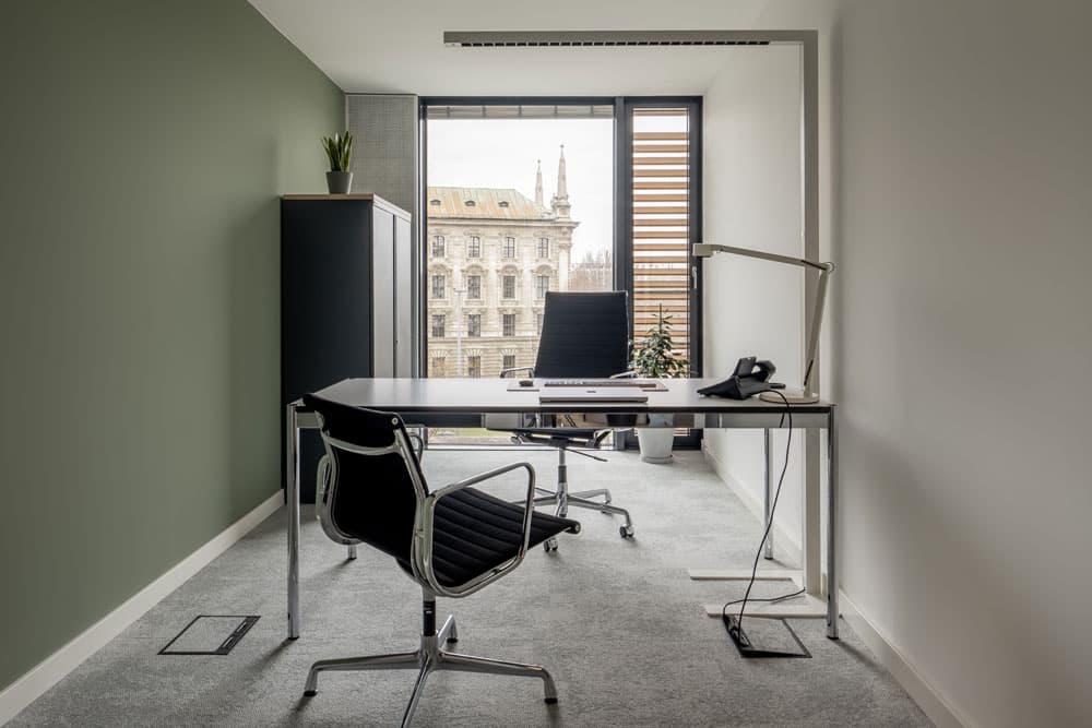 Office Club München Am Stachus interior photo 6