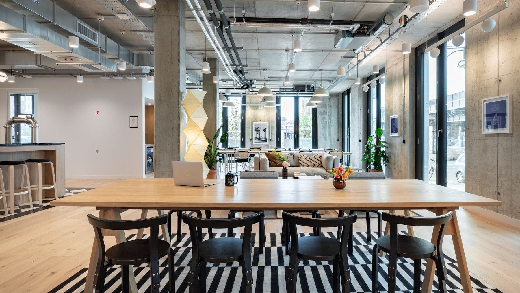 WeWork Alexanderplatz interior photo 2
