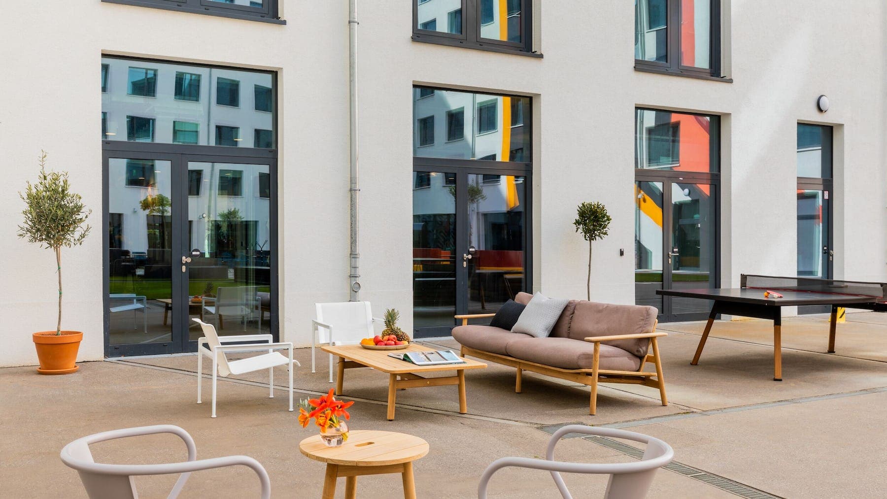 WeWork Alexanderplatz interior photo 4