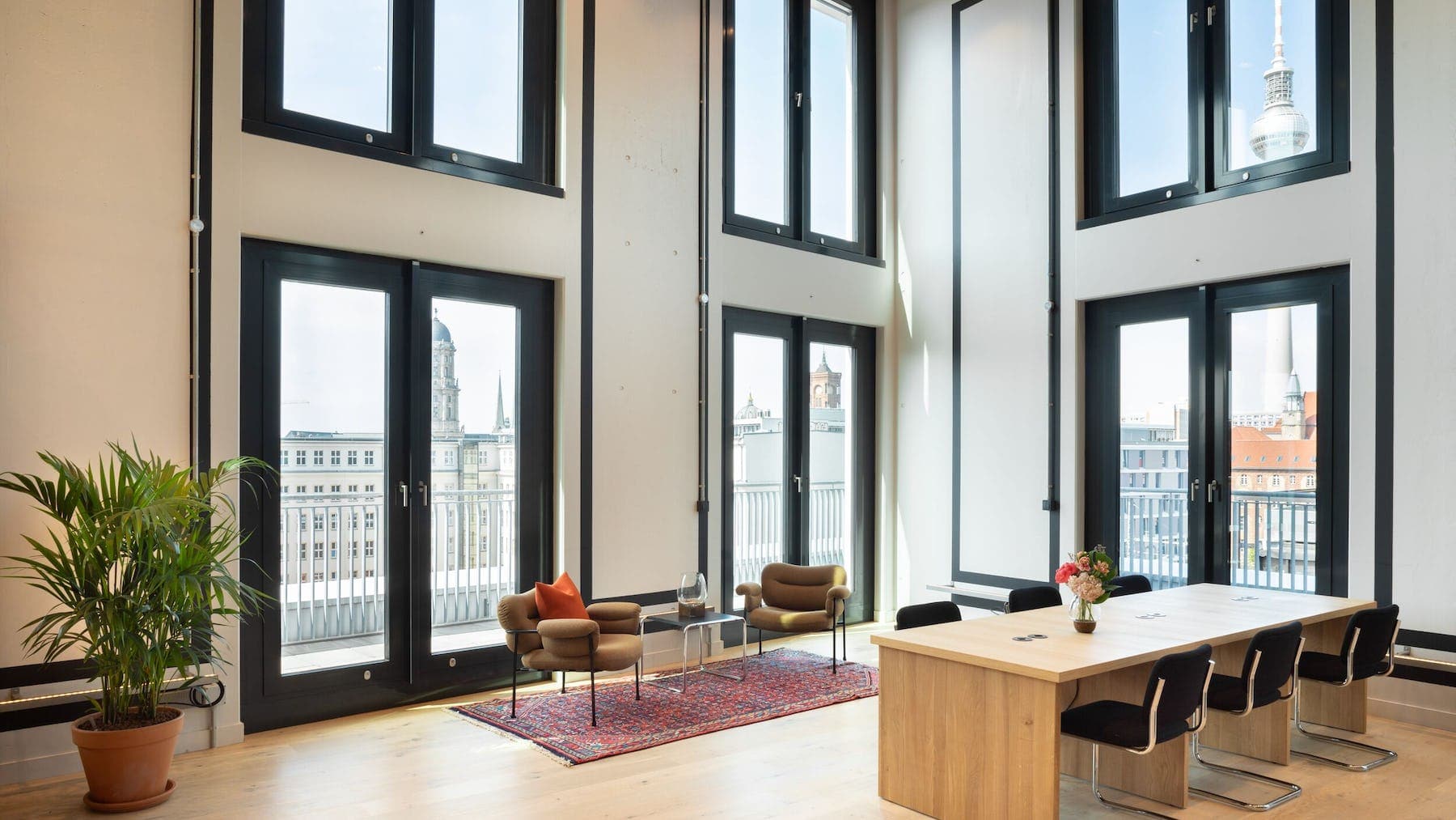 WeWork Alexanderplatz interior photo 7