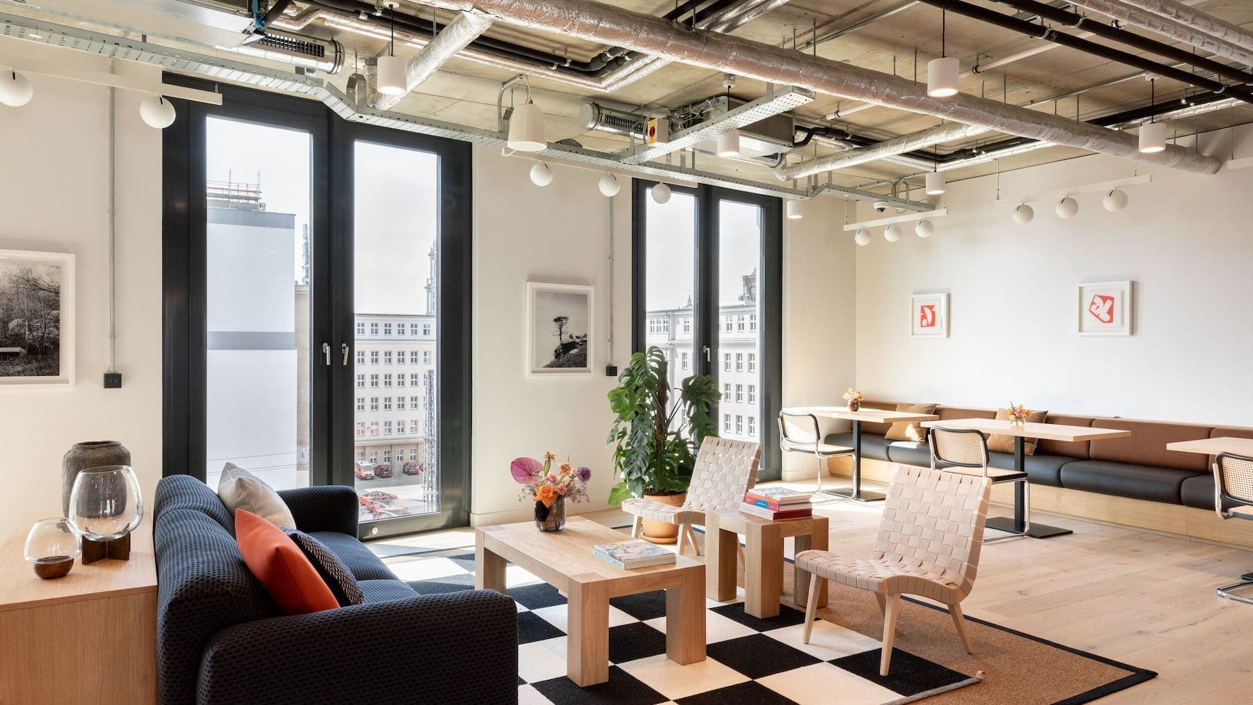 WeWork Alexanderplatz interior photo 10
