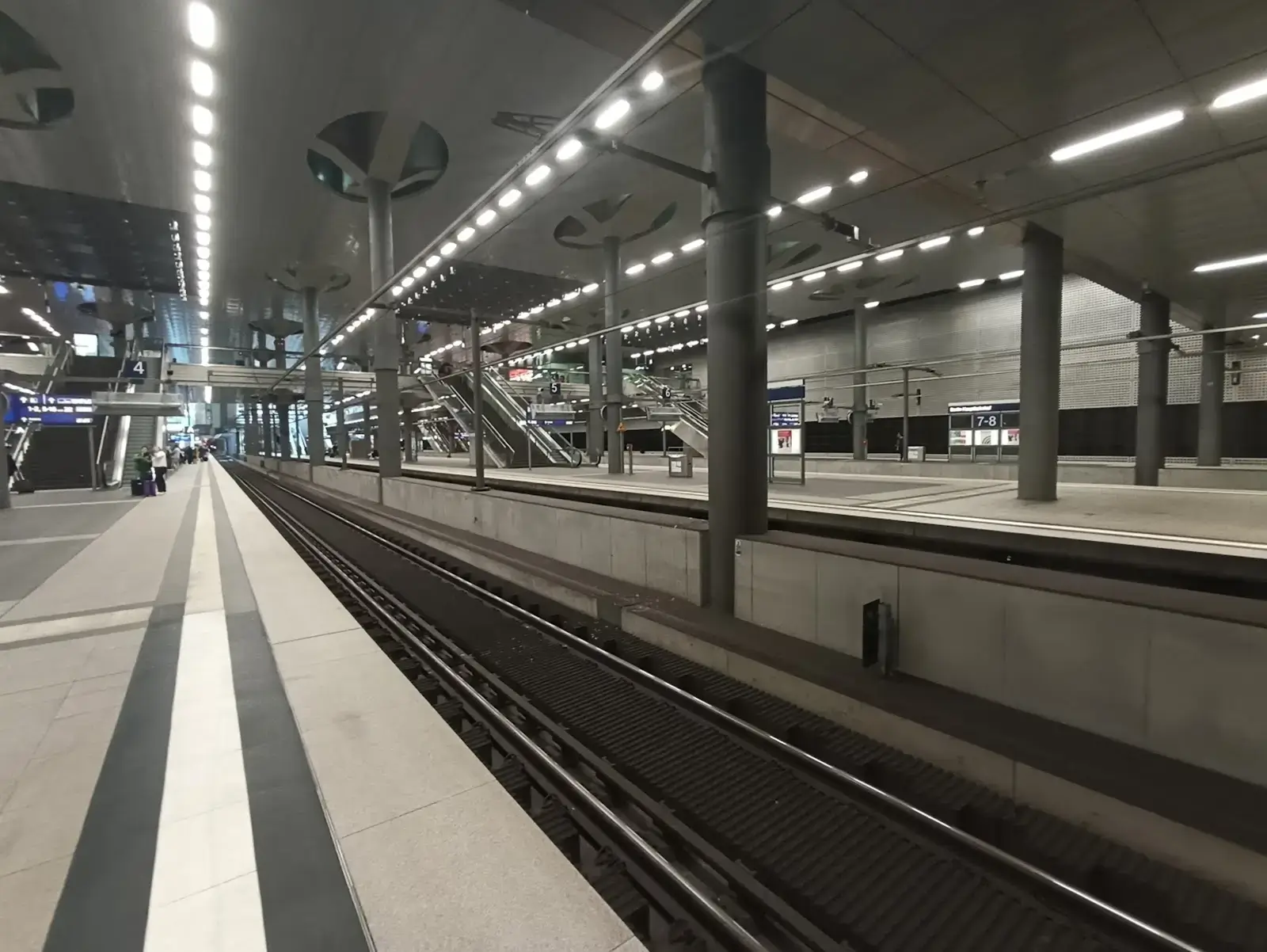 Regus Berlin Berlin Hauptbahnhof interior photo 6