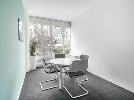 Regus Eschborn Business Park interior photo 2