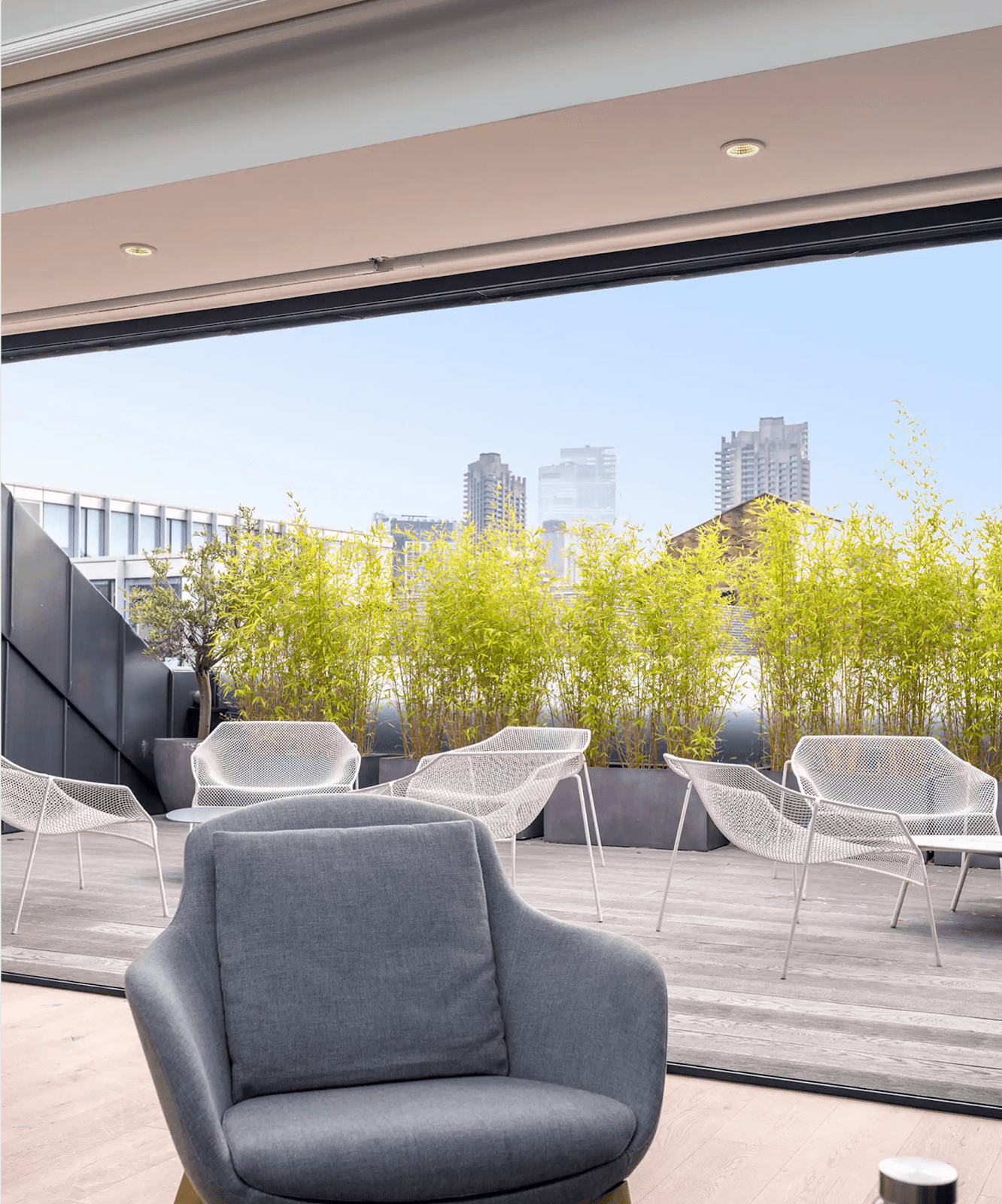 Fora - Dallington Street interior photo 7