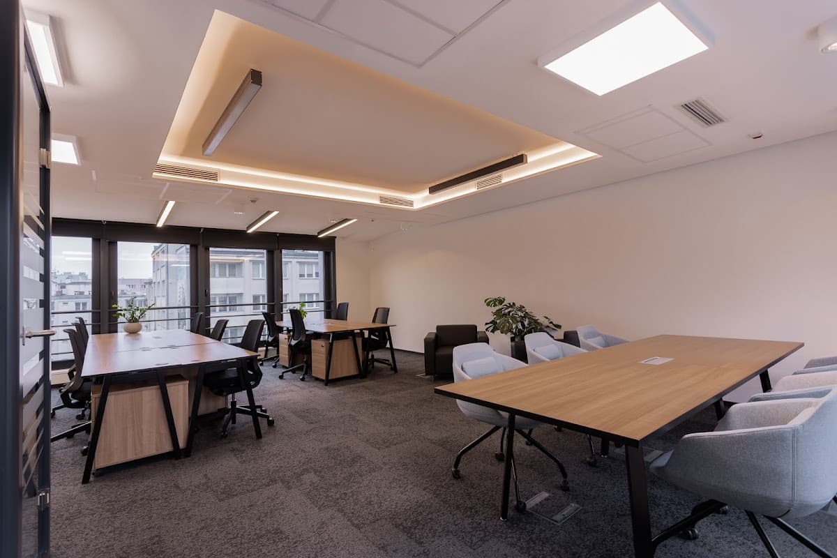 OmniOffice Carpathia interior photo 2