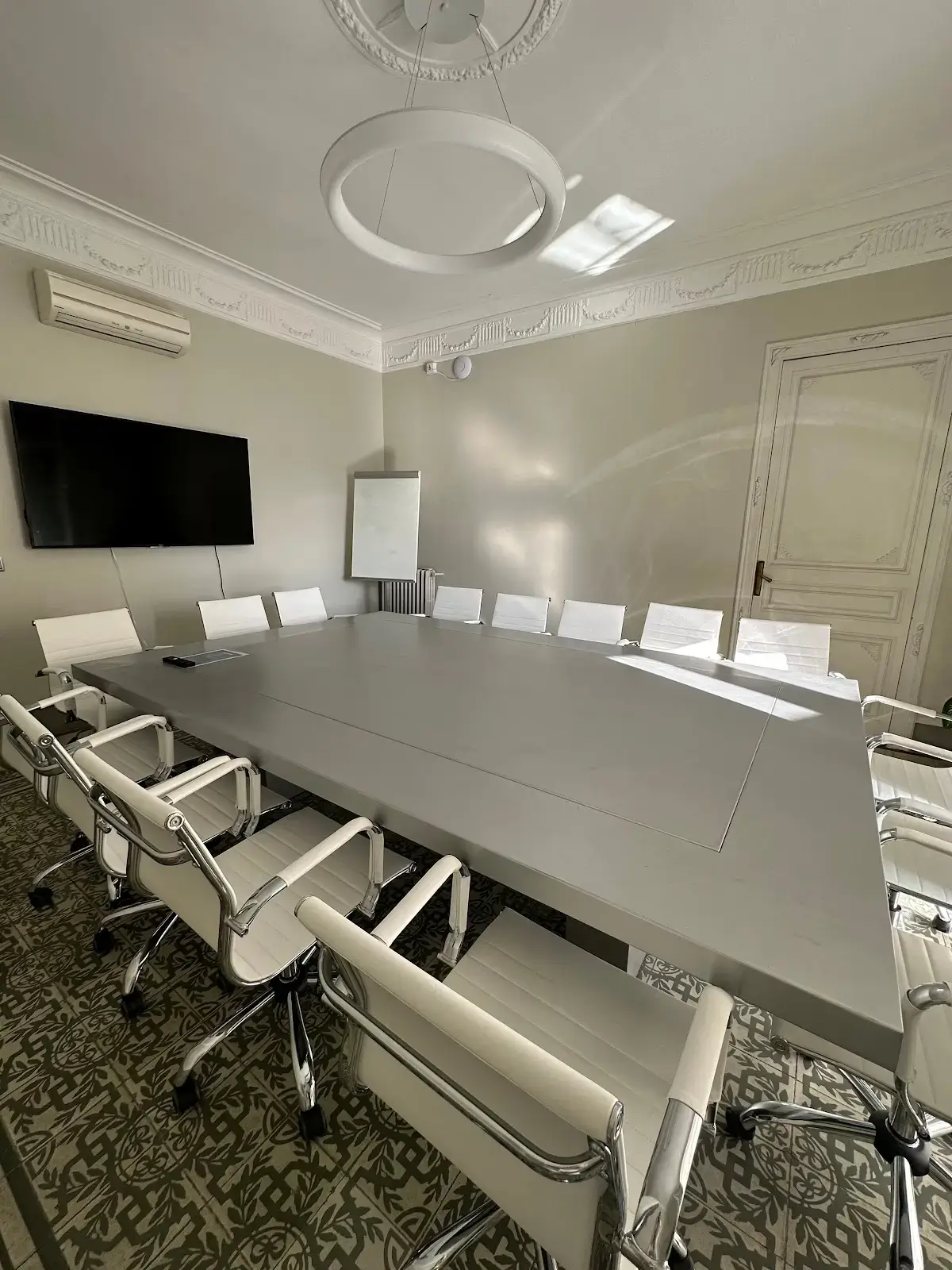 Wekow Business Community interior photo 2