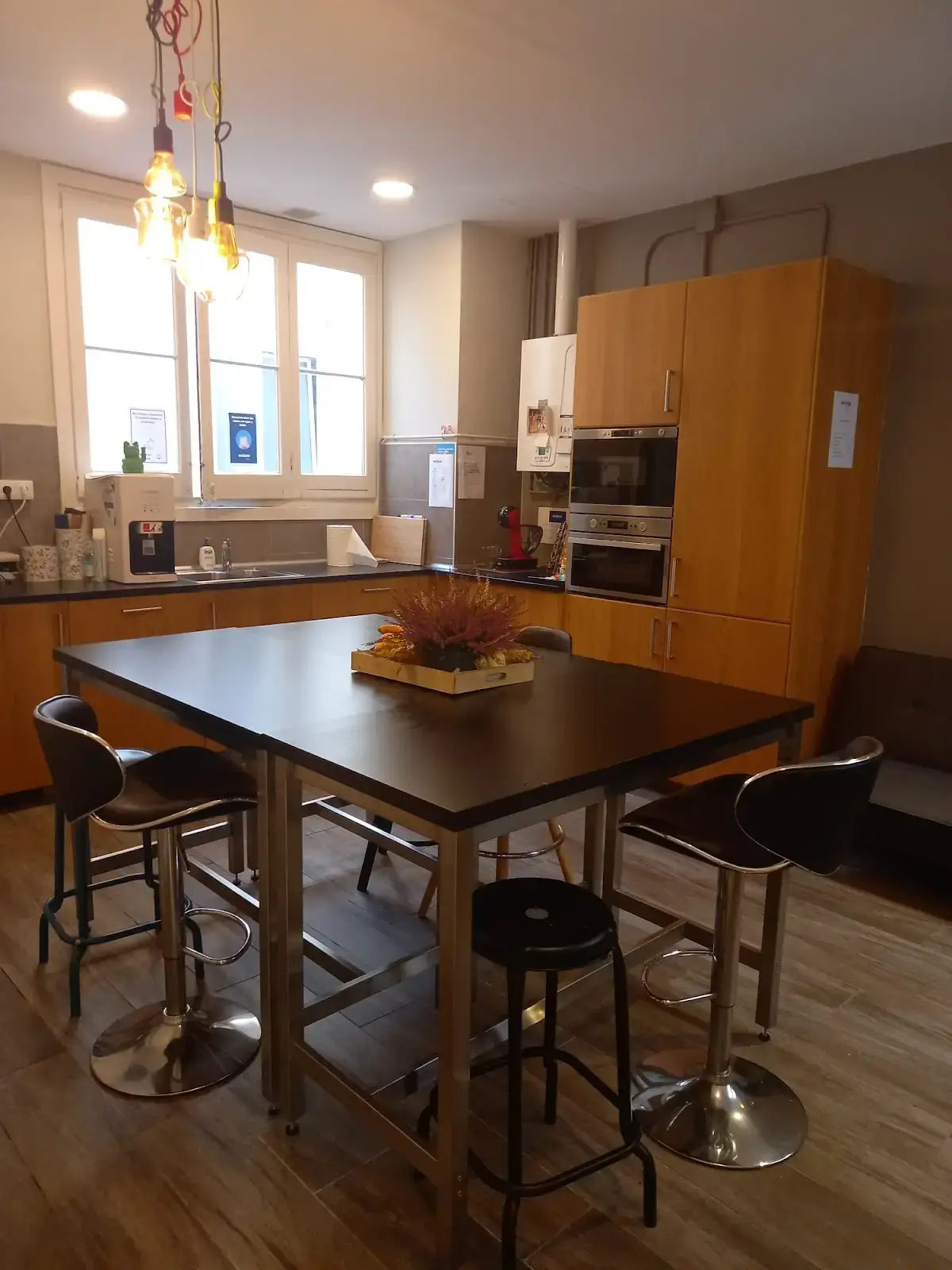 Wekow Business Community interior photo 7