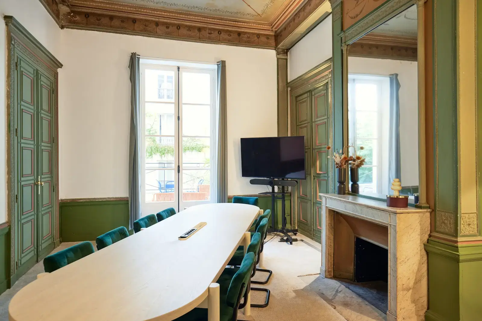 Morning, Cadet interior photo 6